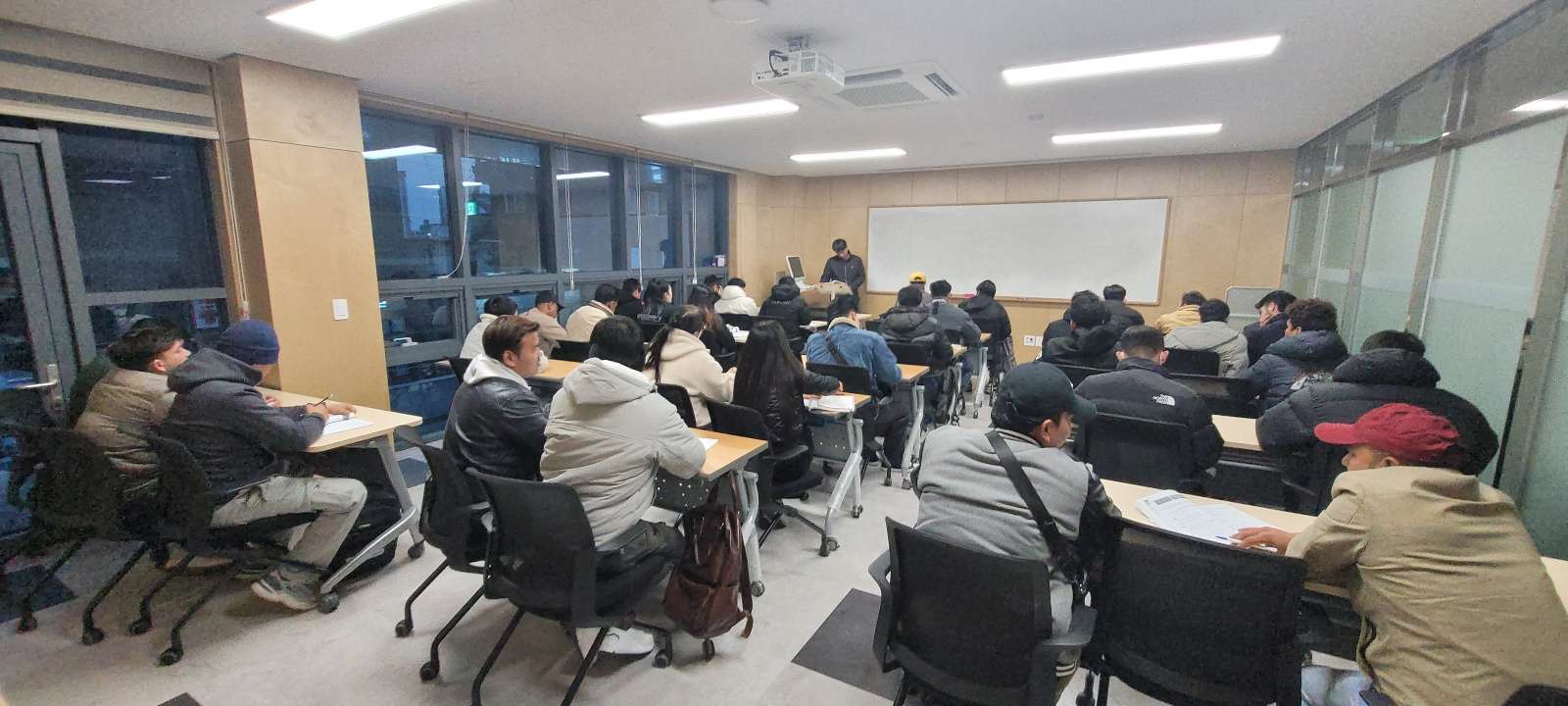 2월 한국어 초,중급,토픽